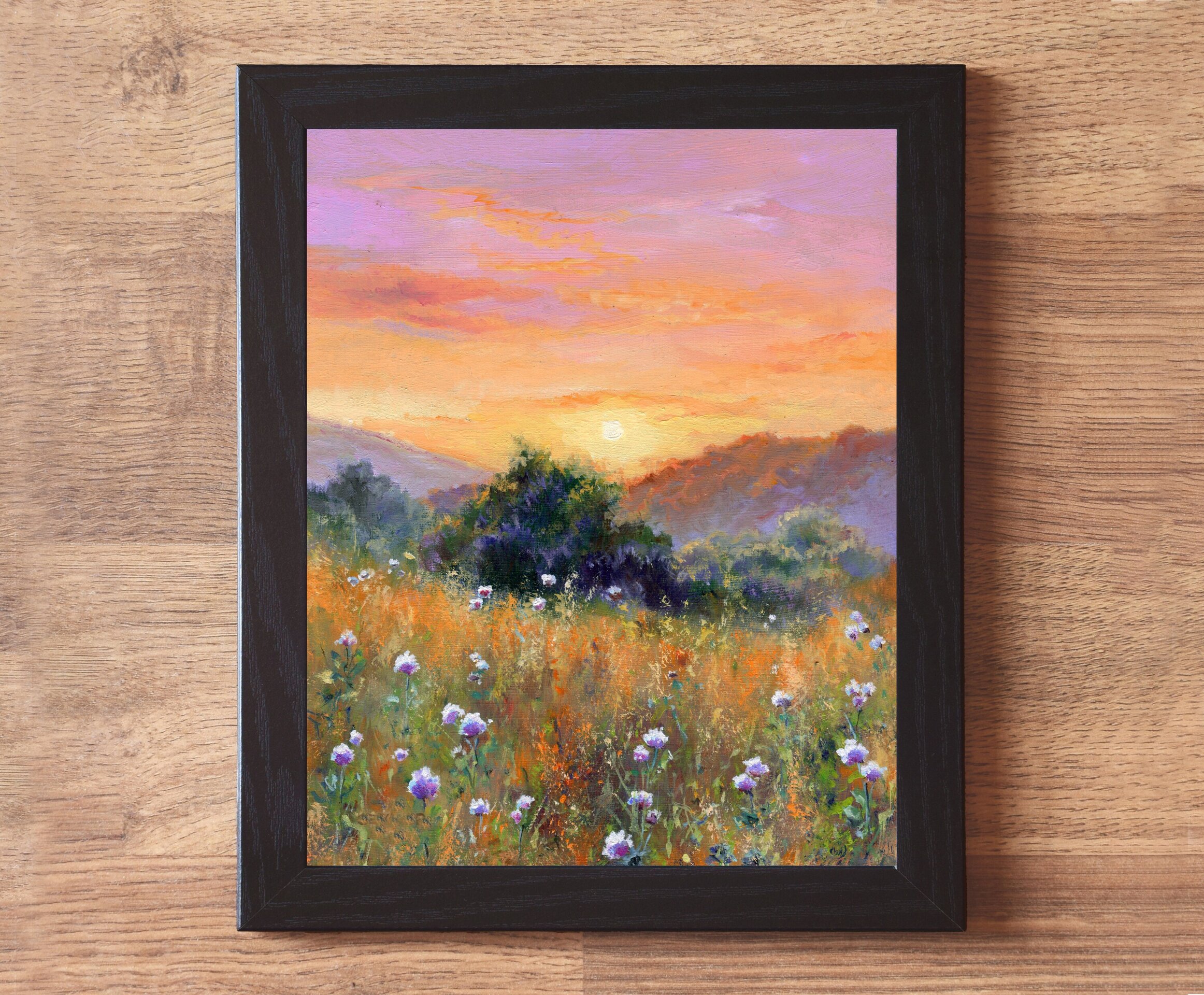 Paisaje realista de campo de flores blancas en puesta de sol bajo cielo rosado - 2