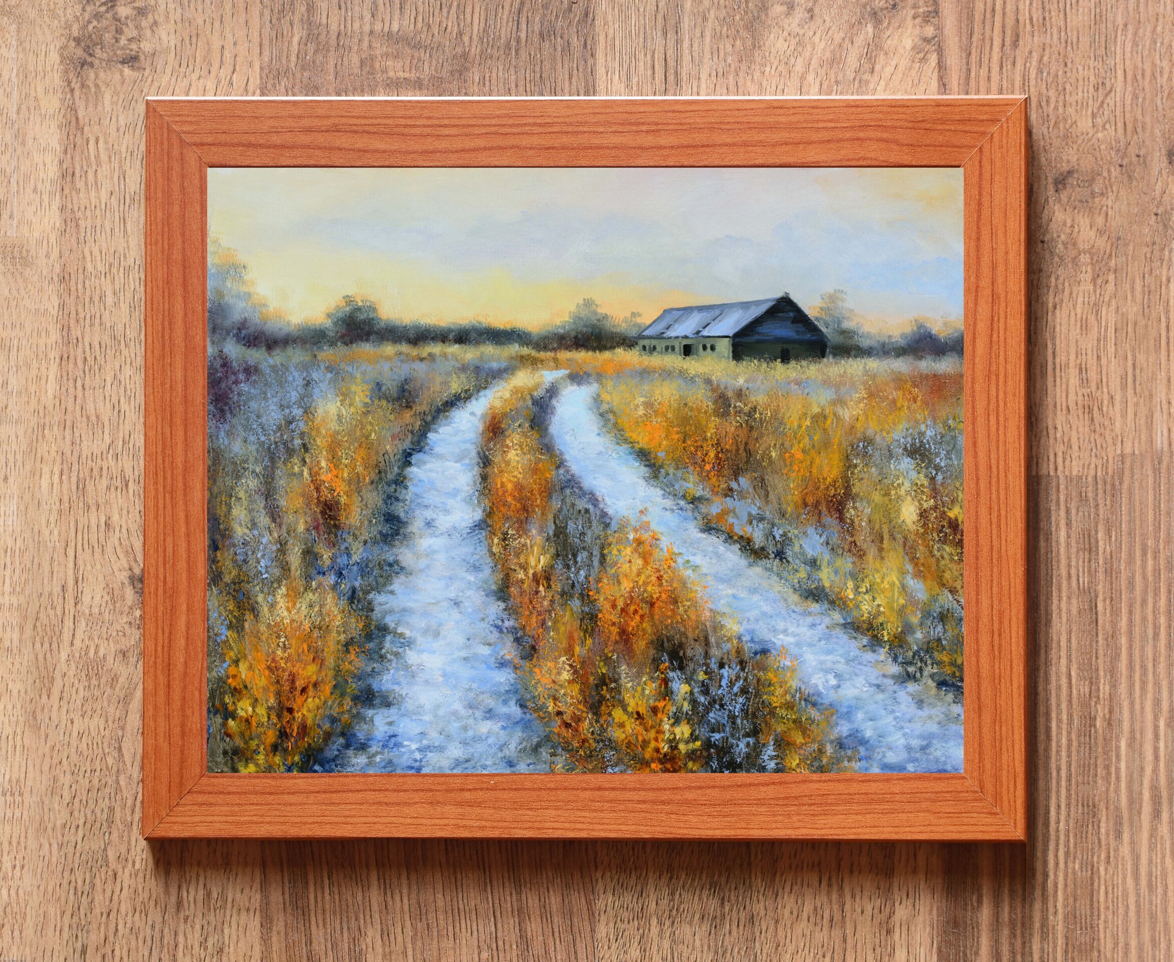 Pintura de camino rural con escarcha, nieve y granero en una pradera en invierno - 3