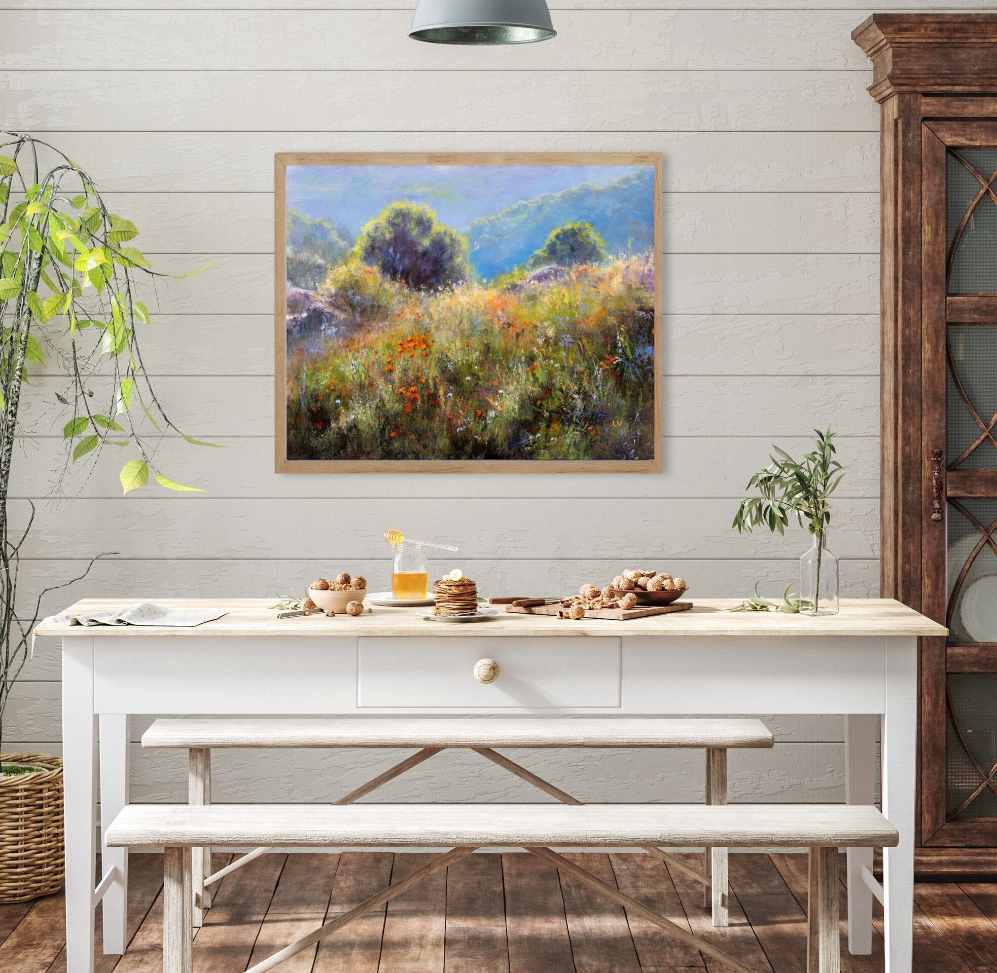 Pintura de colorido campo de flores con montañas distantes y arboles a contraluz - 6