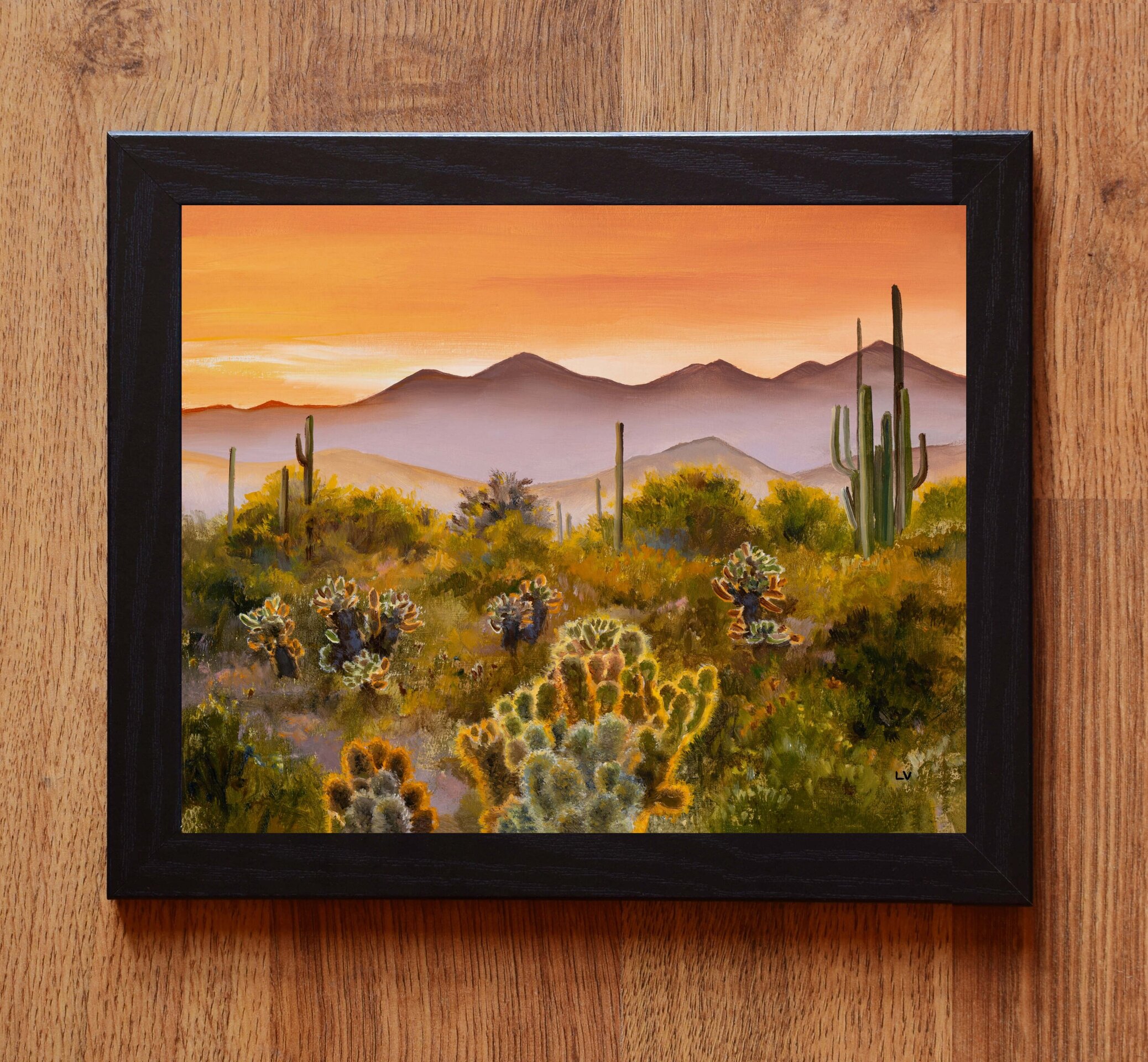 Suave pintura de desierto en tonos cálidos con cactus y paisaje árido y montañas - 2