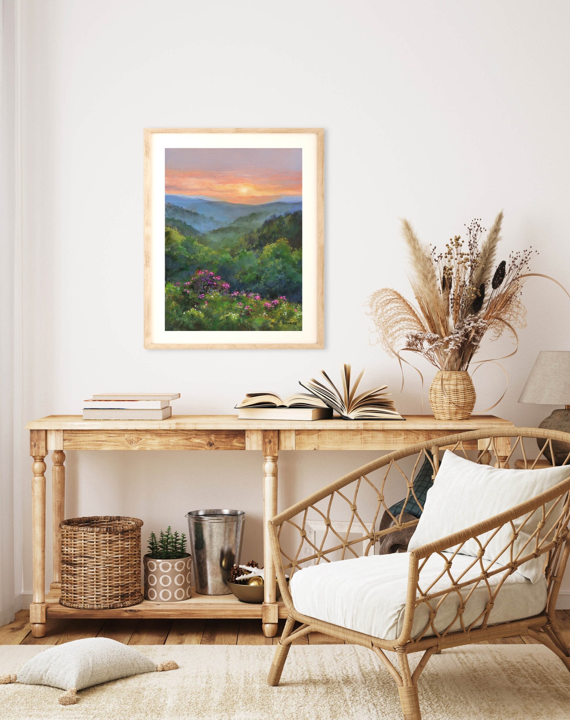 Paisaje panorámico de atardecer con montañas, flores rosa y frondosa vegetación - 5